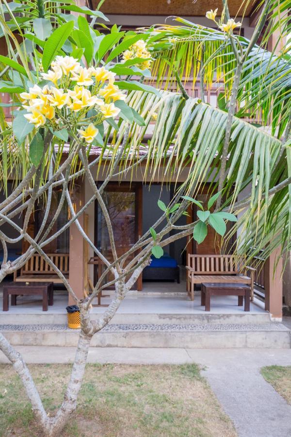 Asoka Homestay Senggigi Esterno foto